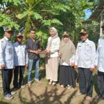 Calon Pengantin Menebar Dampak Positif Lewat Pohon dan Kasih Sayang