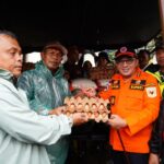 Kunjungi Korban Banjir, Bupati Eka Putra Ingatkan Masyarakat Jangan Panik dan Terpancing Berita Hoax