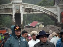 Tinjau Lokasi Pasca Banjir dan Tanah Longsor, Ini Harapan Wabup Tanah Datar