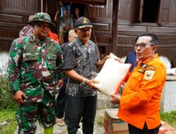 Pastikan Semua Kebutuhan Warga Terdampak Pasca Bencana Tak Terkendala, Bupati Eka Putra Kunjungi Posko Pengungsian