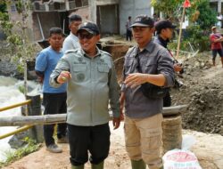 Kebut Akses Jalan Temporer Sumpur-Malalo, Bupati Eka Putra Sekaligus Tinjau Normalisasi Batang Sumpur dan Jembatan Baiang