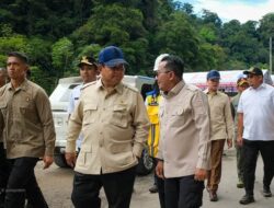 Presiden Prabowo Tinjau Langsung Proses Pembangunan Jalan Padang Bukittinggi di Lembah Anai