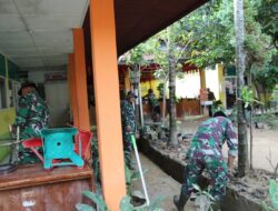 Semangat Hari Juang TNI AD, Kodim 0312 Padang Bersihkan Lingkungan SMAN 9