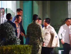 Peran Sentral Kapolri Warnai Rapat Penanggulangan Bencana Bersama Presiden di Padang