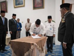 Lantik Empat Pejabat Tinggi Pratama, Bupati Eka Putra Tekankan Bekerja Iklhas dan Singkirkan Ego Sektoral