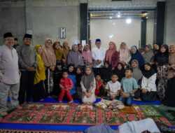 Buka Bersama Dengan Anak Yatim dan Masyarakat, Bupati Eka Putra Himbau Agar Ramaikan Masjid dan Mushalla Dengan Kegiatan Keagamaan 