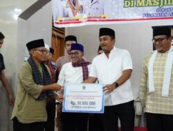 Safari Ramadhan ke Tanah Datar, Wagub Sumbar Bantu Masjid Al Amin Rp 50 Juta, Bupati Eka Putra Ucapkan Terimakasih