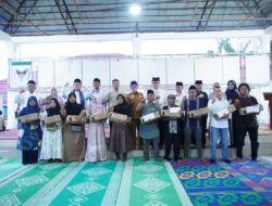 Berbuka Bersama Petugas Kebersihan, Bupati Eka Putra Ingatkan Kebersihan Tanggung Jawab Bersama