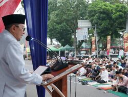 Meskipun Hujan, Ribuan Umat Muslim Tetap Laksanakan Sholat Id Di LCM