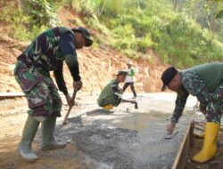 Pengecoran Jalan Tambahan TMMD Ke-127 Terus Dikebut, Satgas dan Warga Kompak di Lapangan