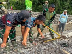 Sinergi TNI dan Warga, Pembangunan Jembatan Armco di Lima Kaum Capai 45 Persen