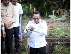 Bupati Tanah Datar Letakkan Batu Pertama Pembangunan Rumah Layak Huni