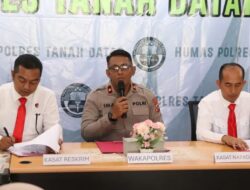 Berhasil Ungkap Kasus Narkotika dan Perdagangan Sisik Trenggiling, Polres Tanah Datar Gelar Jumpa Pers