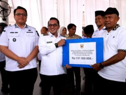 Pemkab Tanah Datar Salurkan Bantuan Sosial Rp1,3 Miliar untuk Masyarakat Terdampak Bencana Hidrometeorologi