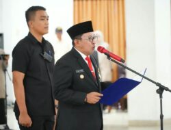 Bupati Eka Putra Kukuhkan 65 Anggota Paskibraka untuk Upacara HUT RI ke-81 Tingkat Kabupaten